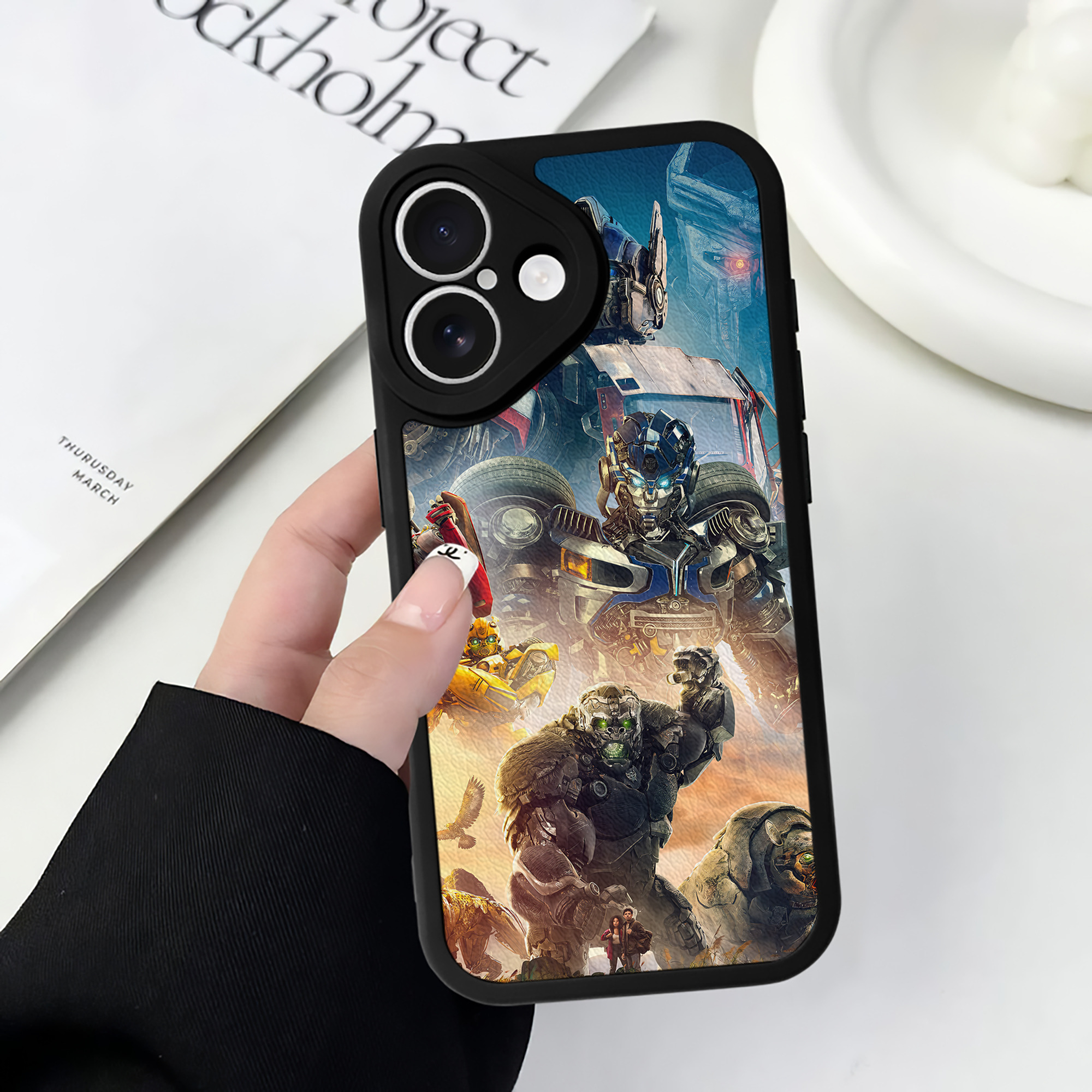 （画像用） Transformers トランスフォーマー 【iPhone 16シリーズ対応】シリコンスマホケース（レザー調） 材質：シリコン